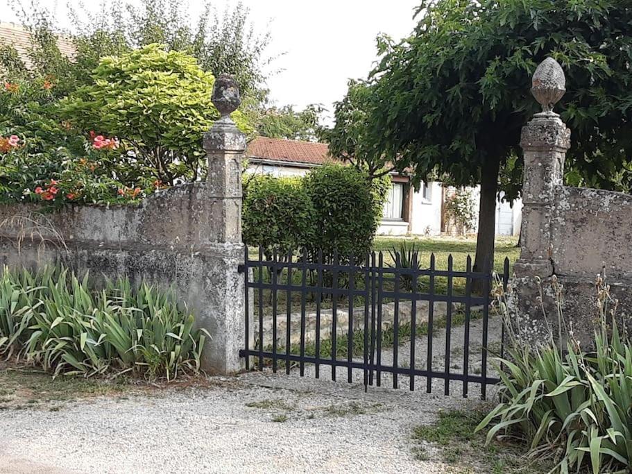 Villa Les Annexes Verdun-sur-le-Doubs Exterior foto